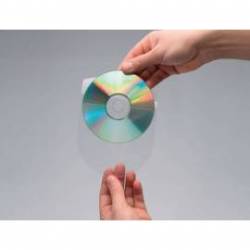 Funda autoadhesiva CD marca Q-Connect con solapa